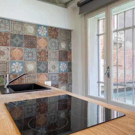 Apartment Ramo Del Teatro Canal View Venice
